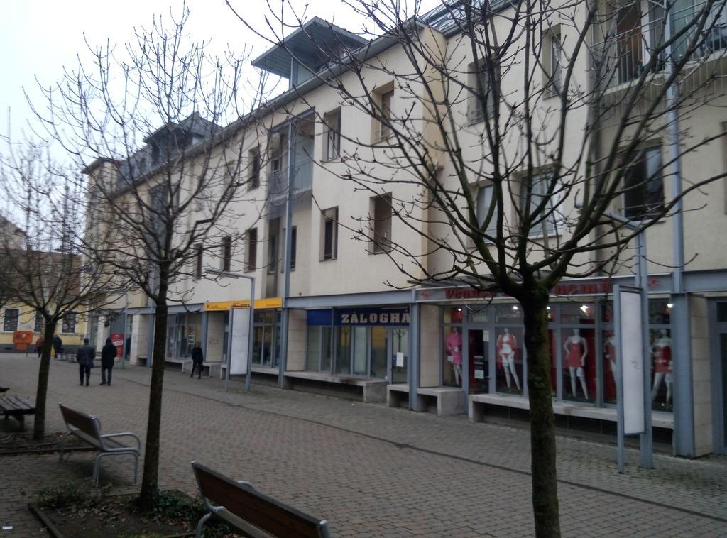 Debrecenter Apartman 外观 照片